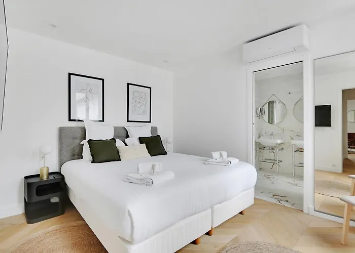 Апартаменты Pick A Flat's On Place Du Tertre